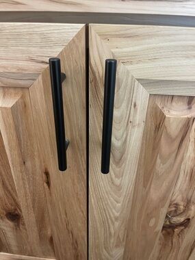 Black cabinet pulls